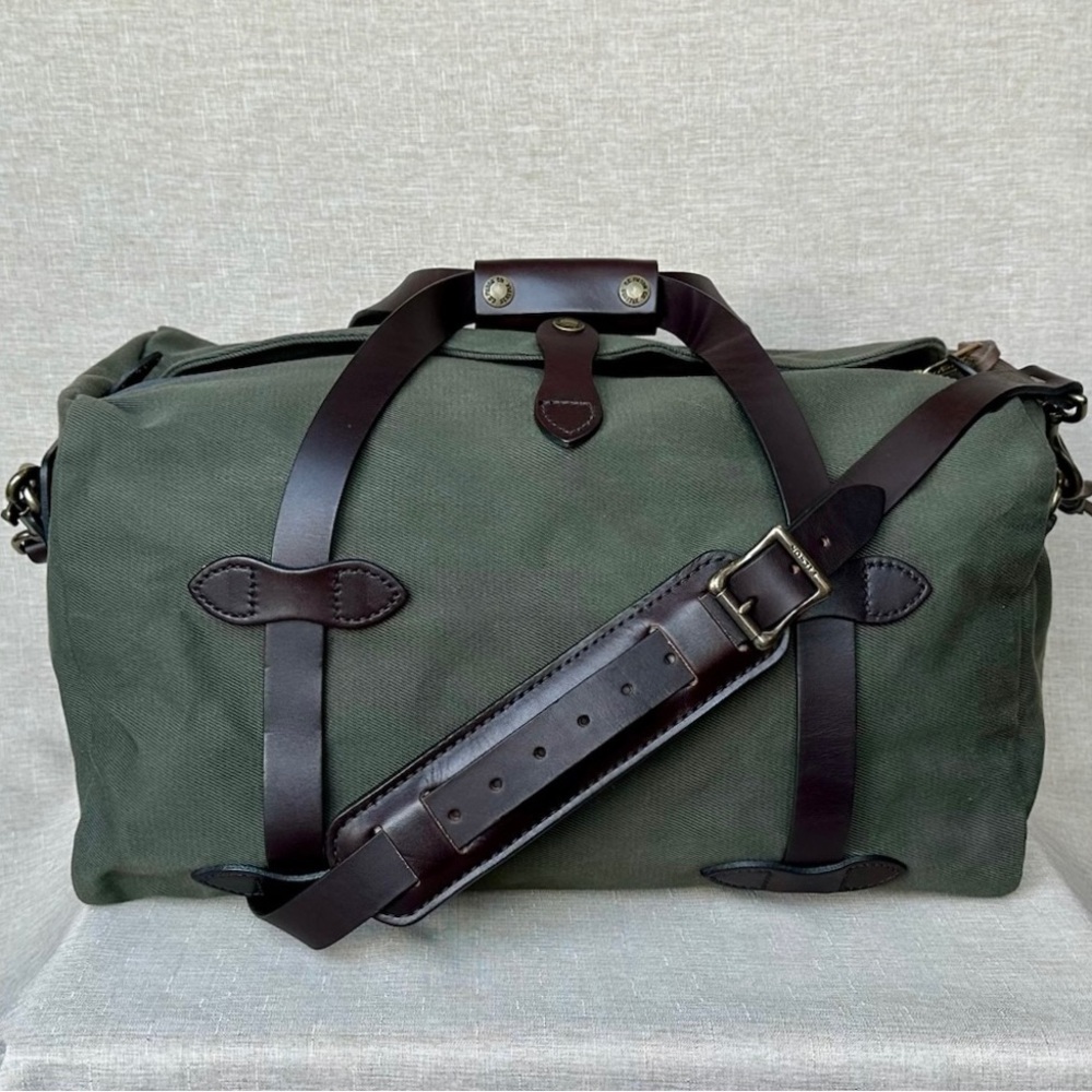 Filson Small Rugged Twill Duffle – Otter Green, Bridle Leather
